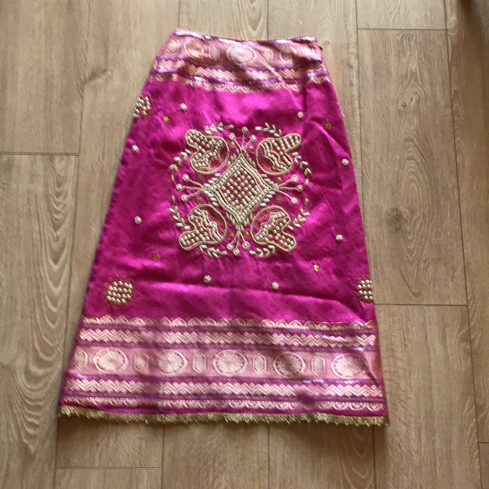 Long skirt with beads